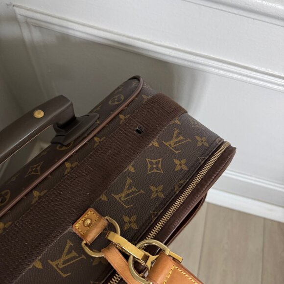 Louis Vuitton MONOGRAM CANVAS Pegase 55 - Picture 8 of 13